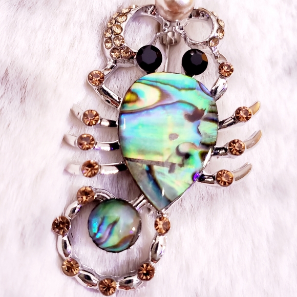 Orange crystal abalone inlay scorpion brooch - Picture 6 of 12